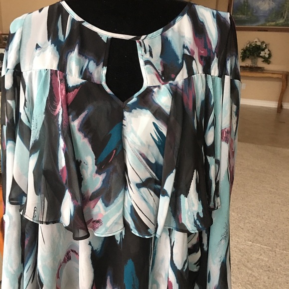 JLo Ruffled Blouse - Picture 3 of 7